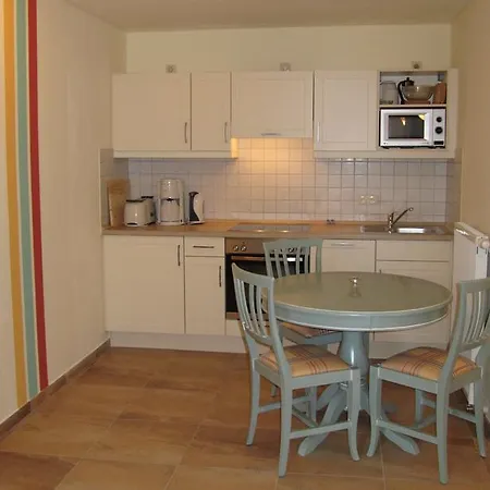 Apartmenthaus Hus Uebi By Rujana Apartment